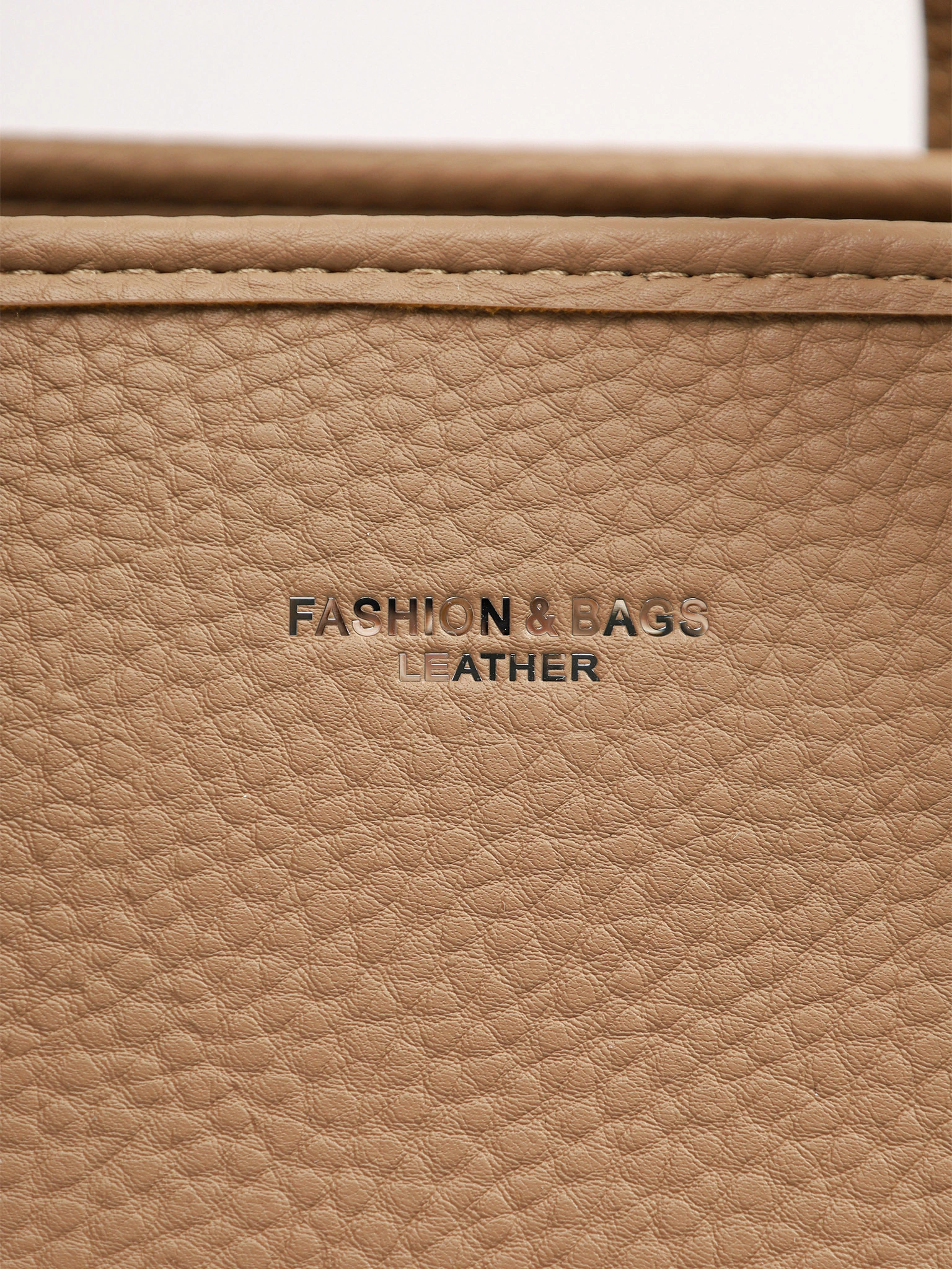 Сумка-тоут  с регулируемыми ручками и тиснением в ассортименте